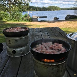 Matlagning vid sjön!
